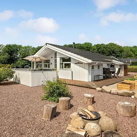 Feriehus Three-bedroom In Åbenrå