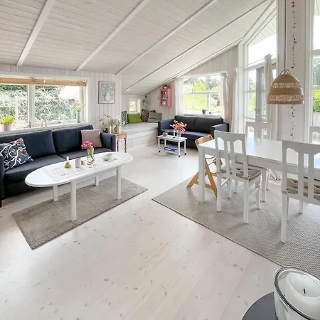3 Bedroom Nice Home In Aabenraa Casa de Férias Åbenrå